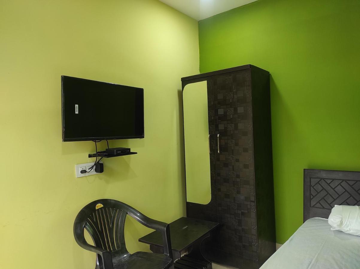 Hotel Sk Lodge Near Guwahati Airport Buitenkant foto