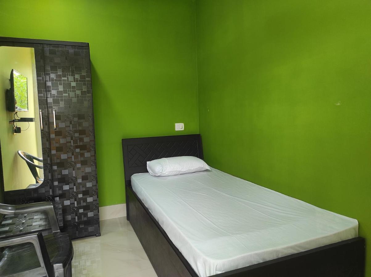 Hotel Sk Lodge Near Guwahati Airport Buitenkant foto