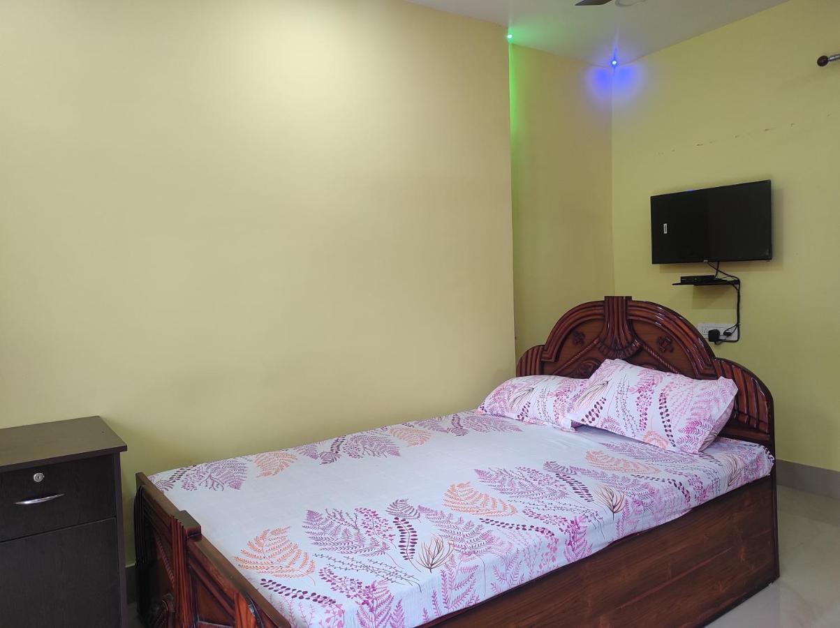 Hotel Sk Lodge Near Guwahati Airport Buitenkant foto
